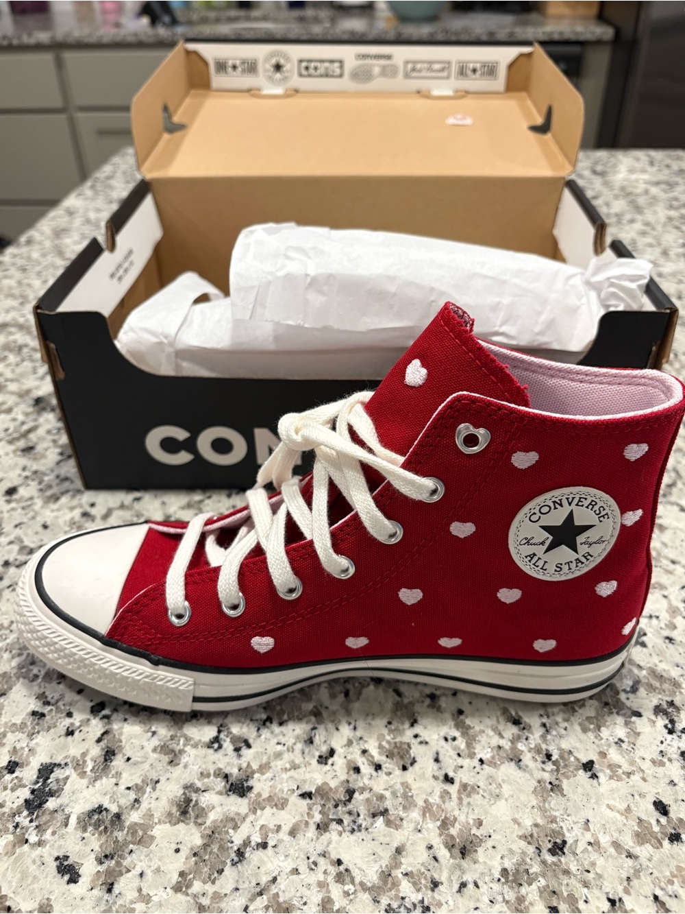 Converse Chuck Taylor All Star High Top Shoes Hearts Red Sneaker Youth Size 5.5 - Picture 11 of 12